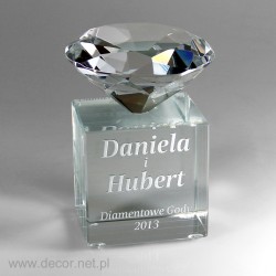 Statuetka kryształowa z diamentem