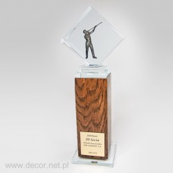 Statuette mit Holz