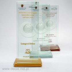 Statuetka szklana z piłką golfową
